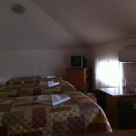 Motel Yubim 3*